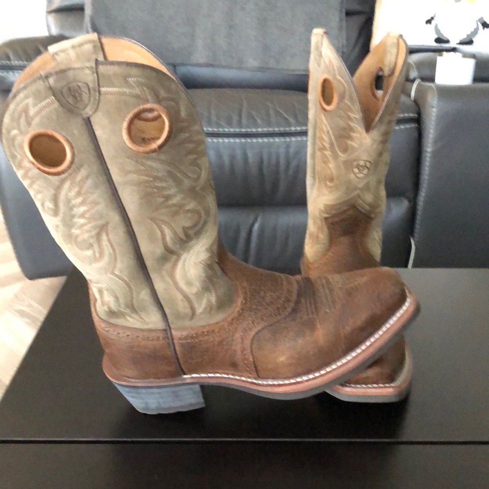 Ariat Men’s Size 8EE Boots